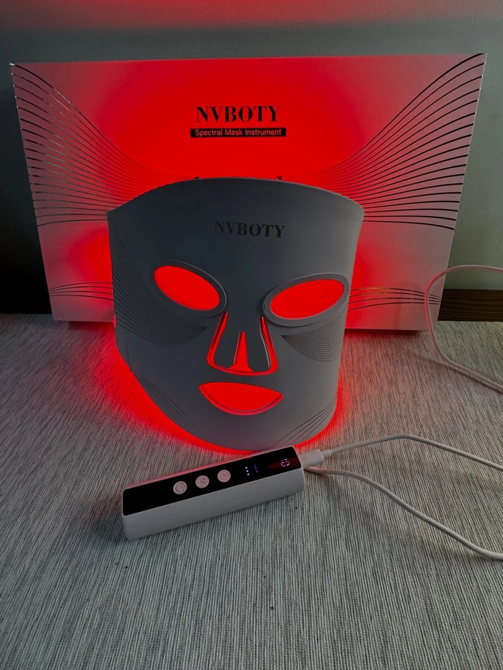 Red LED Facial Mask – Hands-Free Spectral Therapy